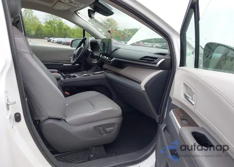 2021 Toyota Sienna Xle z USA, uszkodzony, nr VIN 5TDYSKFC6MS002087